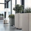 Plantenbak op wielen gestoffeerd